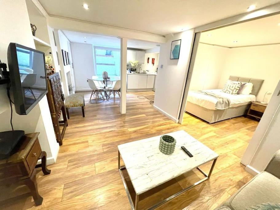 Historical Building / Cozy Basement Apt / Central CBG Dış mekan fotoğraf